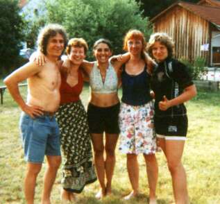 Meike (rechts) mit Annette (mitte) und Elisabeth (2vl) beim Sommerfest der Sinne in Freising